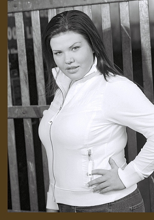 Test photograph of Christina. Click thumbnail to enlarge.